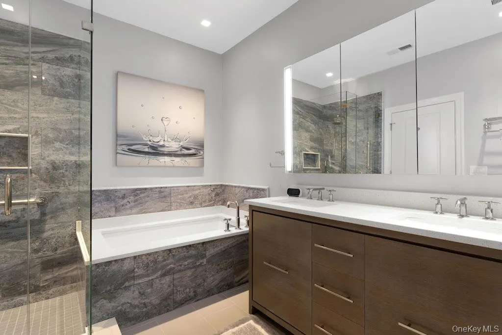 18 Rivers Edge Drive, Greenburgh, NY, 2 Bedrooms Bedrooms, 5 Rooms Rooms,2 BathroomsBathrooms,Residential,For Rent,Rivers Edge,0,995686 18 Rivers Edge Drive, Greenburgh, NY, 2 Bedrooms Bedrooms, 5 Rooms Rooms,2 BathroomsBathrooms,Residential,For Rent,Rivers Edge,0,995686