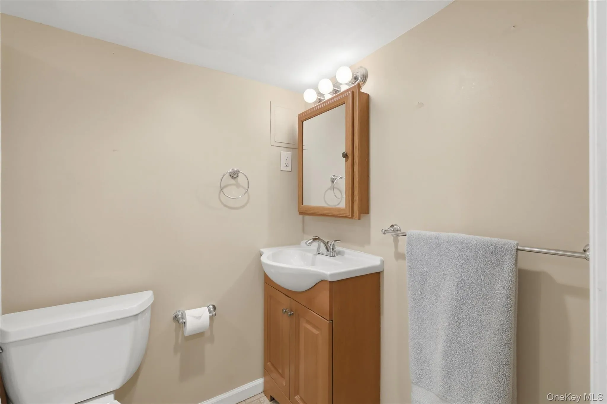 20 Samstag Avenue, Ossining, NY, 3 Bedrooms Bedrooms, 6 Rooms Rooms,1 BathroomBathrooms,Residential Sale,For Rent,Samstag,0,995689 20 Samstag Avenue, Ossining, NY, 3 Bedrooms Bedrooms, 6 Rooms Rooms,1 BathroomBathrooms,Residential Sale,For Rent,Samstag,0,995689
