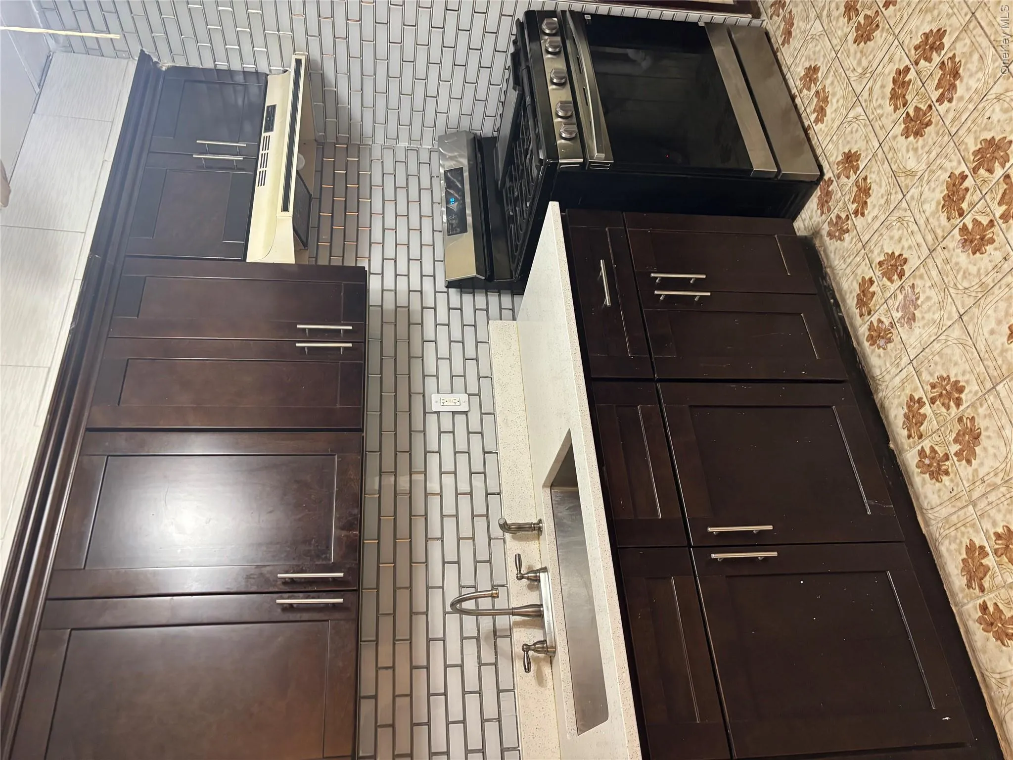 132-14 81st Street, New York, NY, 3 Bedrooms Bedrooms, 7 Rooms Rooms,1 BathroomBathrooms,Residential Lease,For Rent,81st,0,995698 132-14 81st Street, New York, NY, 3 Bedrooms Bedrooms, 7 Rooms Rooms,1 BathroomBathrooms,Residential Lease,For Rent,81st,0,995698
