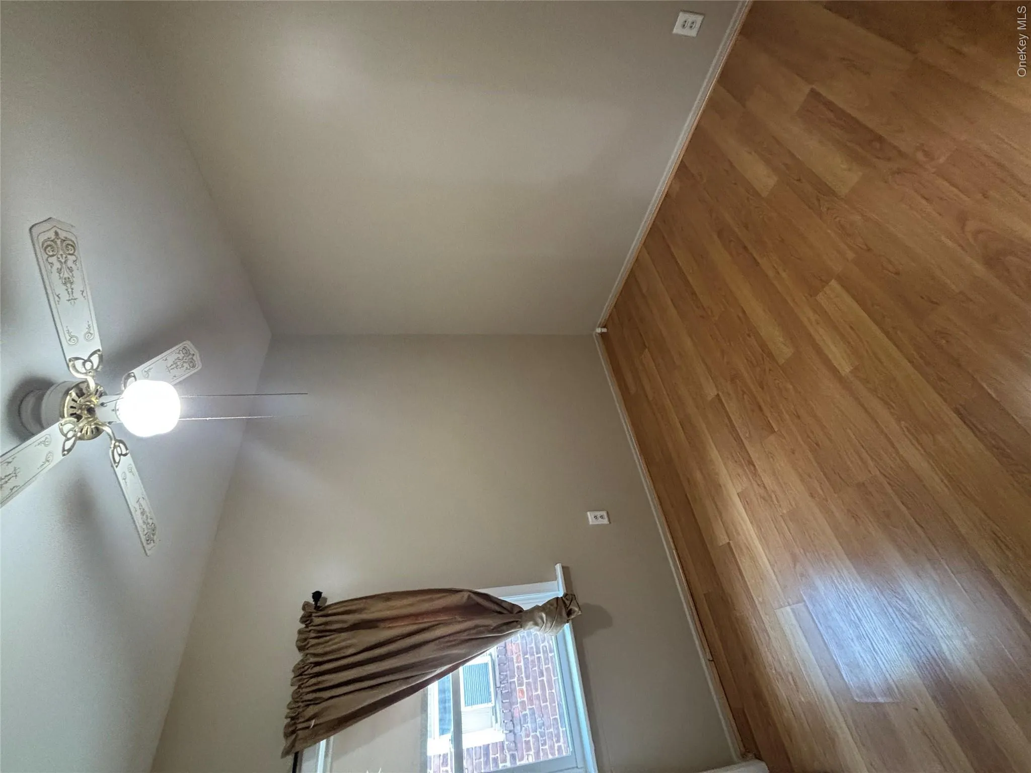 132-14 81st Street, New York, NY, 3 Bedrooms Bedrooms, 7 Rooms Rooms,1 BathroomBathrooms,Residential Lease,For Rent,81st,0,995698 132-14 81st Street, New York, NY, 3 Bedrooms Bedrooms, 7 Rooms Rooms,1 BathroomBathrooms,Residential Lease,For Rent,81st,0,995698