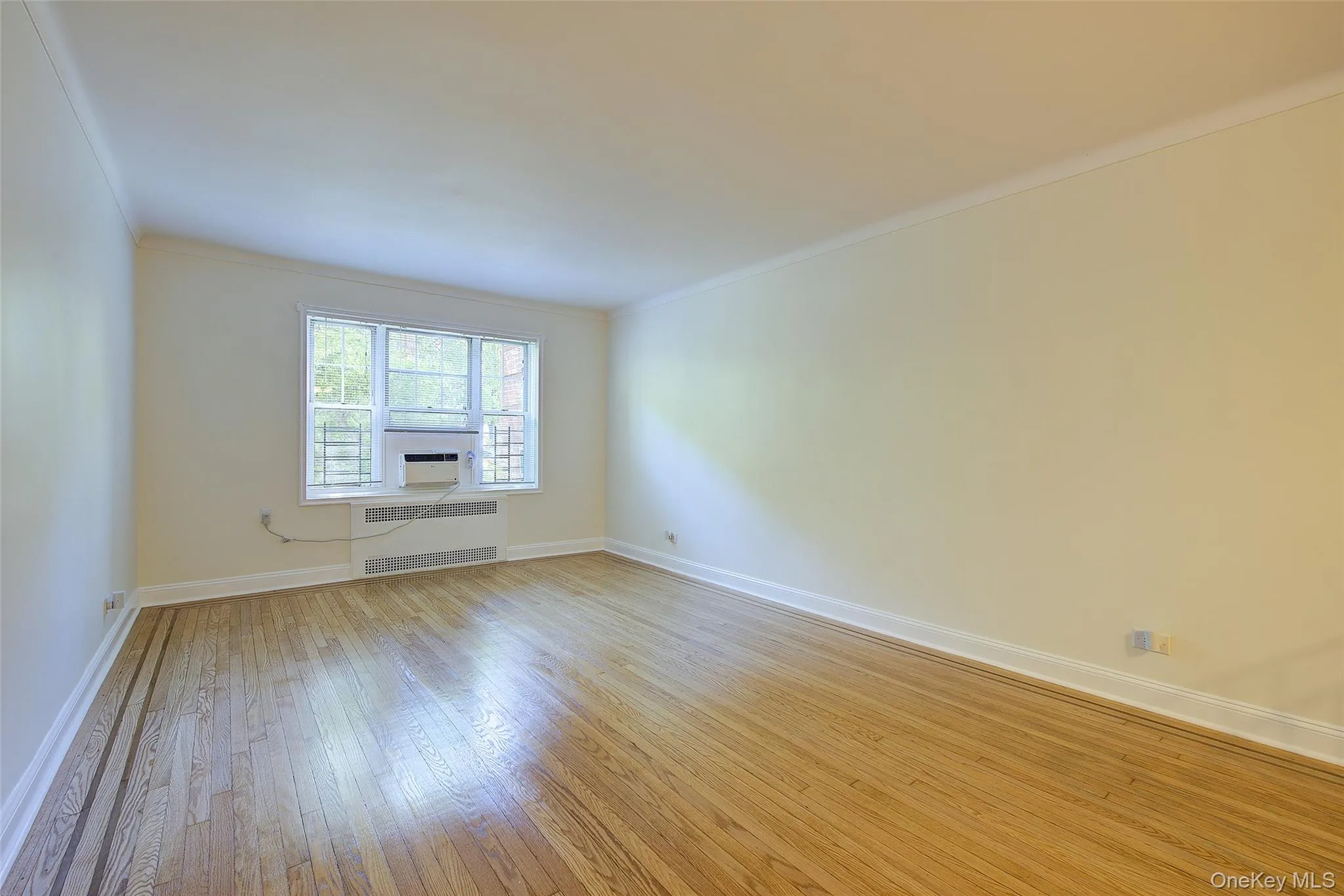 76-35 113th Street, New York, NY, 2 Bedrooms Bedrooms, 4 Rooms Rooms,1 BathroomBathrooms,Residential Sale,For Rent,113th,0,995703 76-35 113th Street, New York, NY, 2 Bedrooms Bedrooms, 4 Rooms Rooms,1 BathroomBathrooms,Residential Sale,For Rent,113th,0,995703