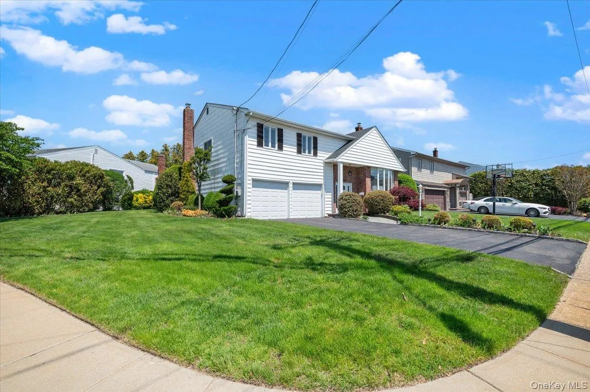 3089 Monterey Drive, Hempstead, NY, 4 Bedrooms Bedrooms, 8 Rooms Rooms,2 BathroomsBathrooms,Residential,For Rent,Monterey,0,995712 3089 Monterey Drive, Hempstead, NY, 4 Bedrooms Bedrooms, 8 Rooms Rooms,2 BathroomsBathrooms,Residential,For Rent,Monterey,0,995712