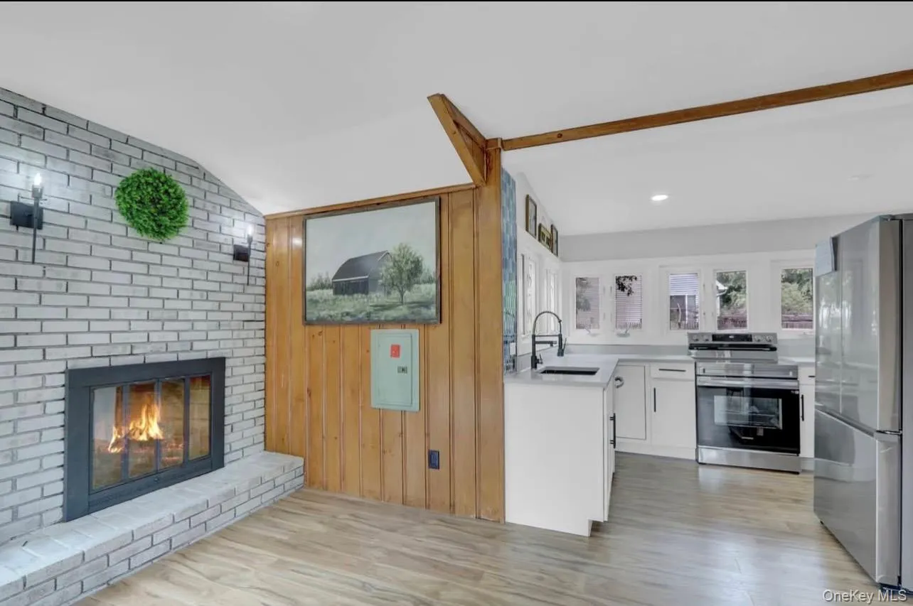 85 Woodland Drive, Brookhaven, NY, 2 Bedrooms Bedrooms, 5 Rooms Rooms,1 BathroomBathrooms,Residential Lease,For Rent,Woodland,0,995722 85 Woodland Drive, Brookhaven, NY, 2 Bedrooms Bedrooms, 5 Rooms Rooms,1 BathroomBathrooms,Residential Lease,For Rent,Woodland,0,995722