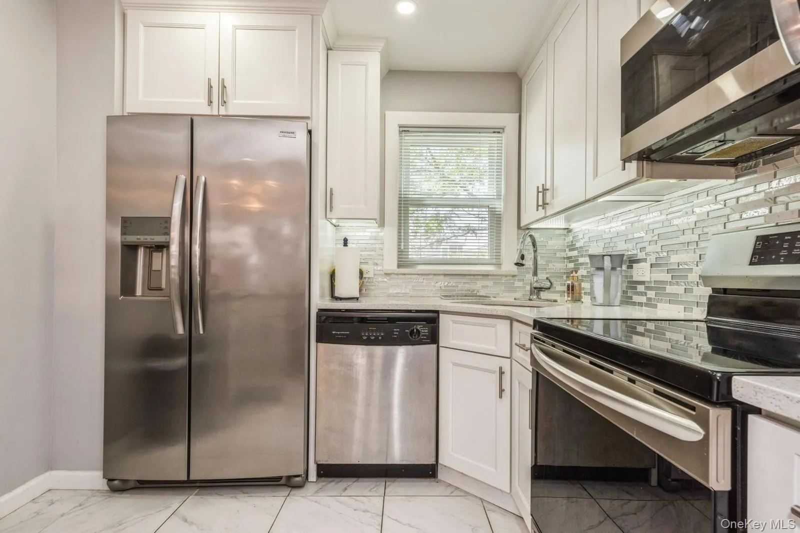 14662 181st Street, New York, NY, 3 Bedrooms Bedrooms, 5 Rooms Rooms,2 BathroomsBathrooms,Residential Lease,For Rent,181st,0,995724 14662 181st Street, New York, NY, 3 Bedrooms Bedrooms, 5 Rooms Rooms,2 BathroomsBathrooms,Residential Lease,For Rent,181st,0,995724