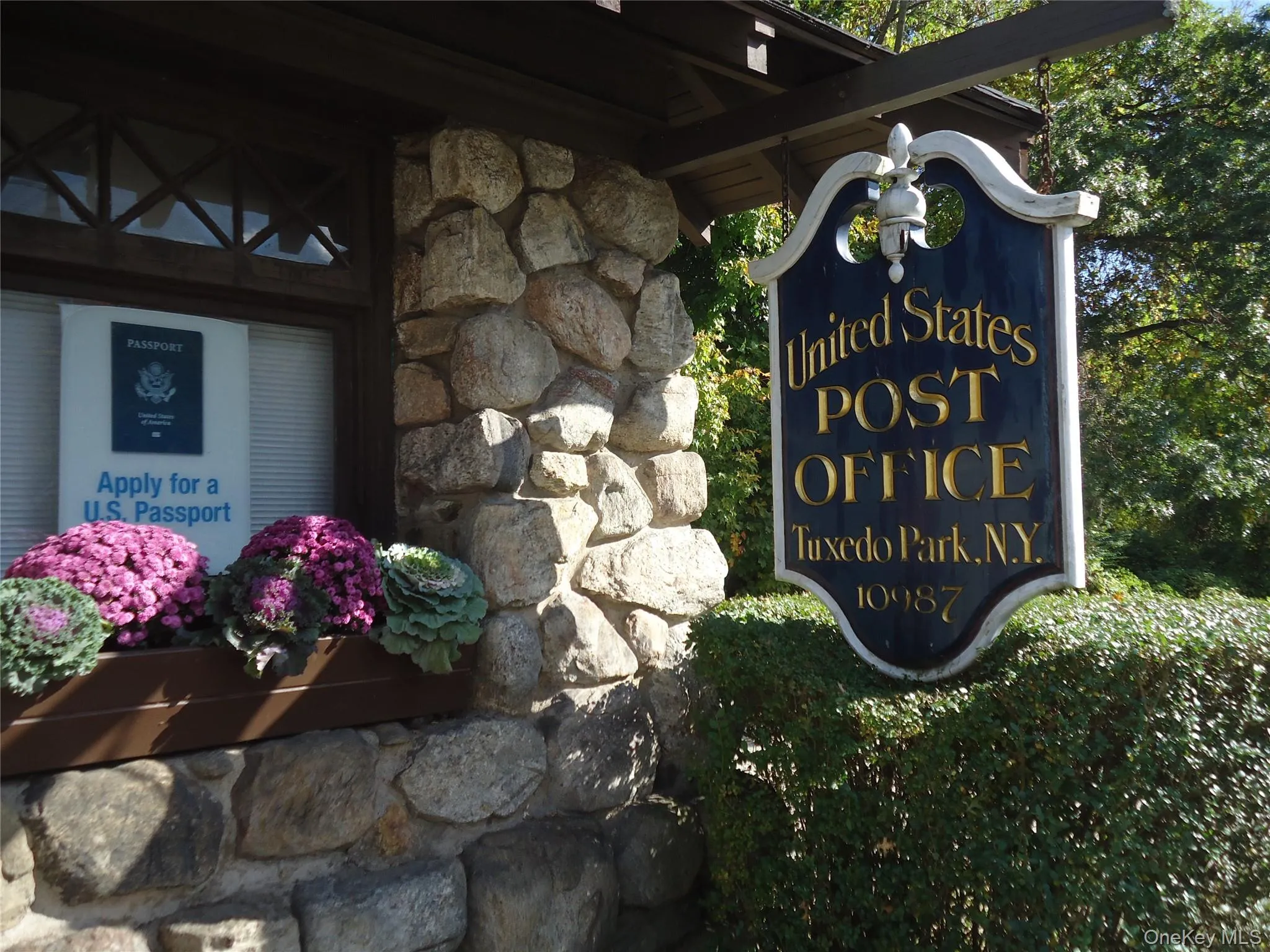Tuxedo Park Post Office is less that i mile away Tuxedo Park Post Office is less that i mile away