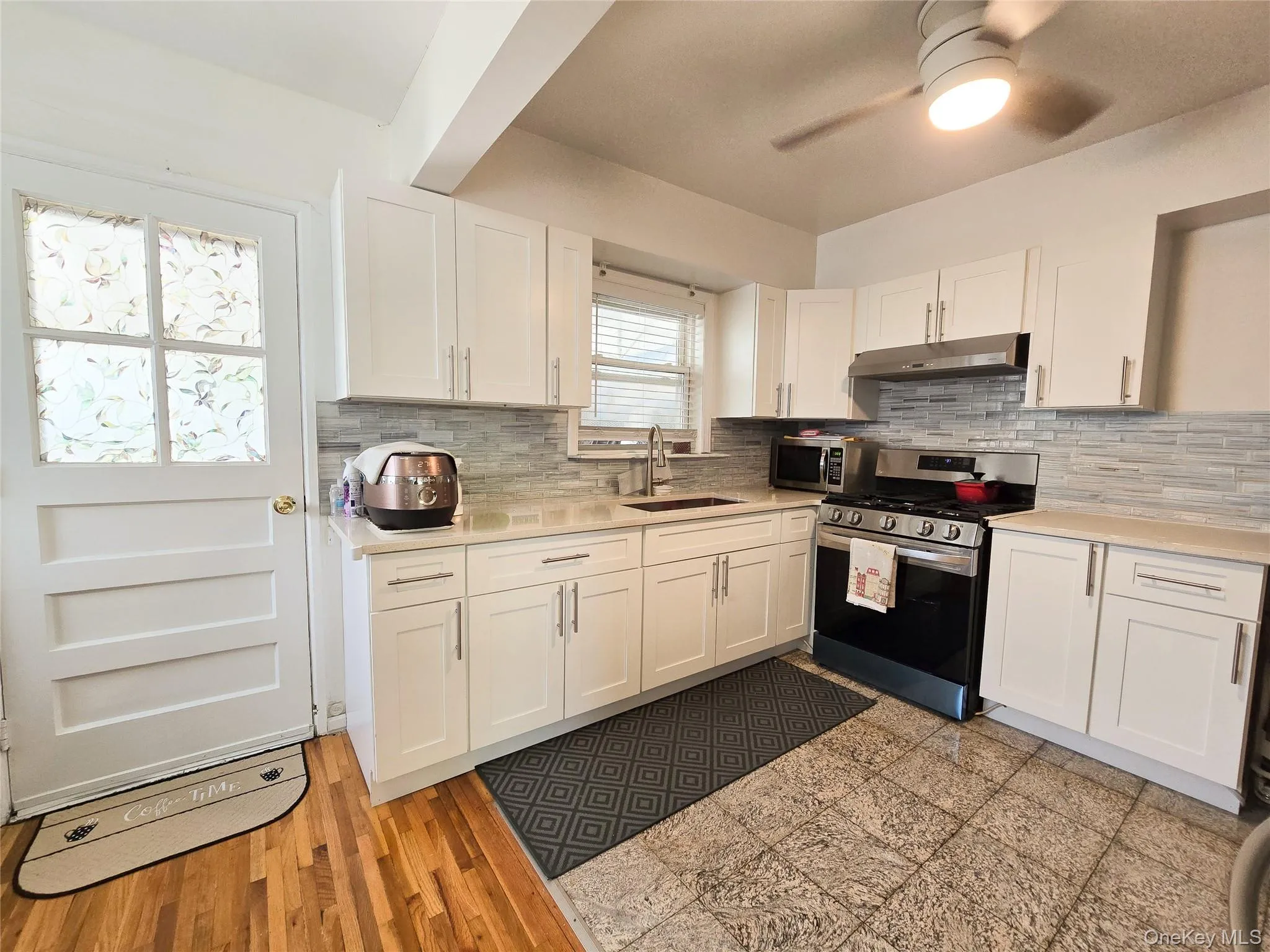 4520 217th Street, New York, NY, 3 Bedrooms Bedrooms, 6 Rooms Rooms,1 BathroomBathrooms,Residential,For Rent,217th,0,995732 4520 217th Street, New York, NY, 3 Bedrooms Bedrooms, 6 Rooms Rooms,1 BathroomBathrooms,Residential,For Rent,217th,0,995732