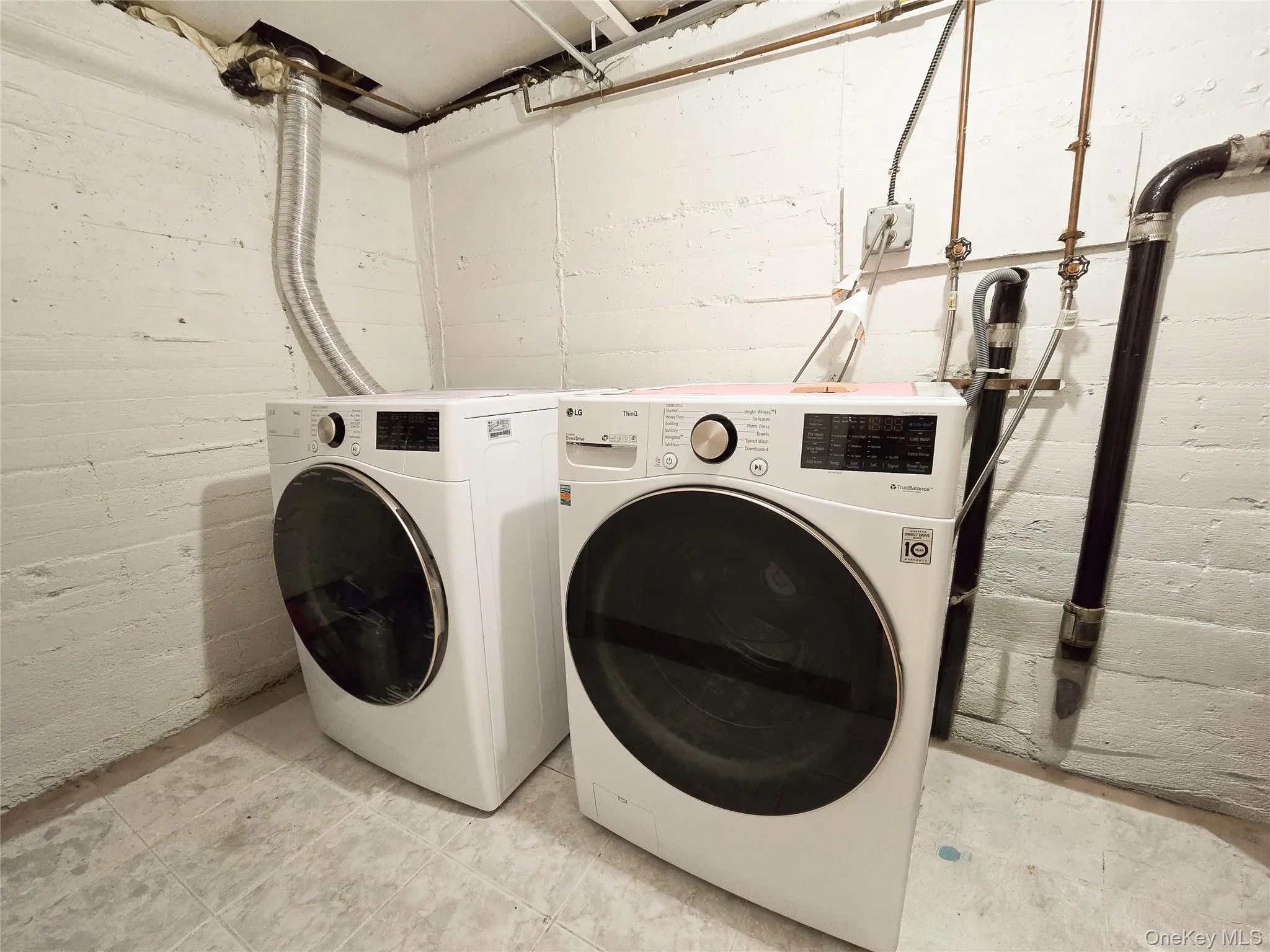 4520 217th Street, New York, NY, 3 Bedrooms Bedrooms, 6 Rooms Rooms,1 BathroomBathrooms,Residential,For Rent,217th,0,995732 4520 217th Street, New York, NY, 3 Bedrooms Bedrooms, 6 Rooms Rooms,1 BathroomBathrooms,Residential,For Rent,217th,0,995732