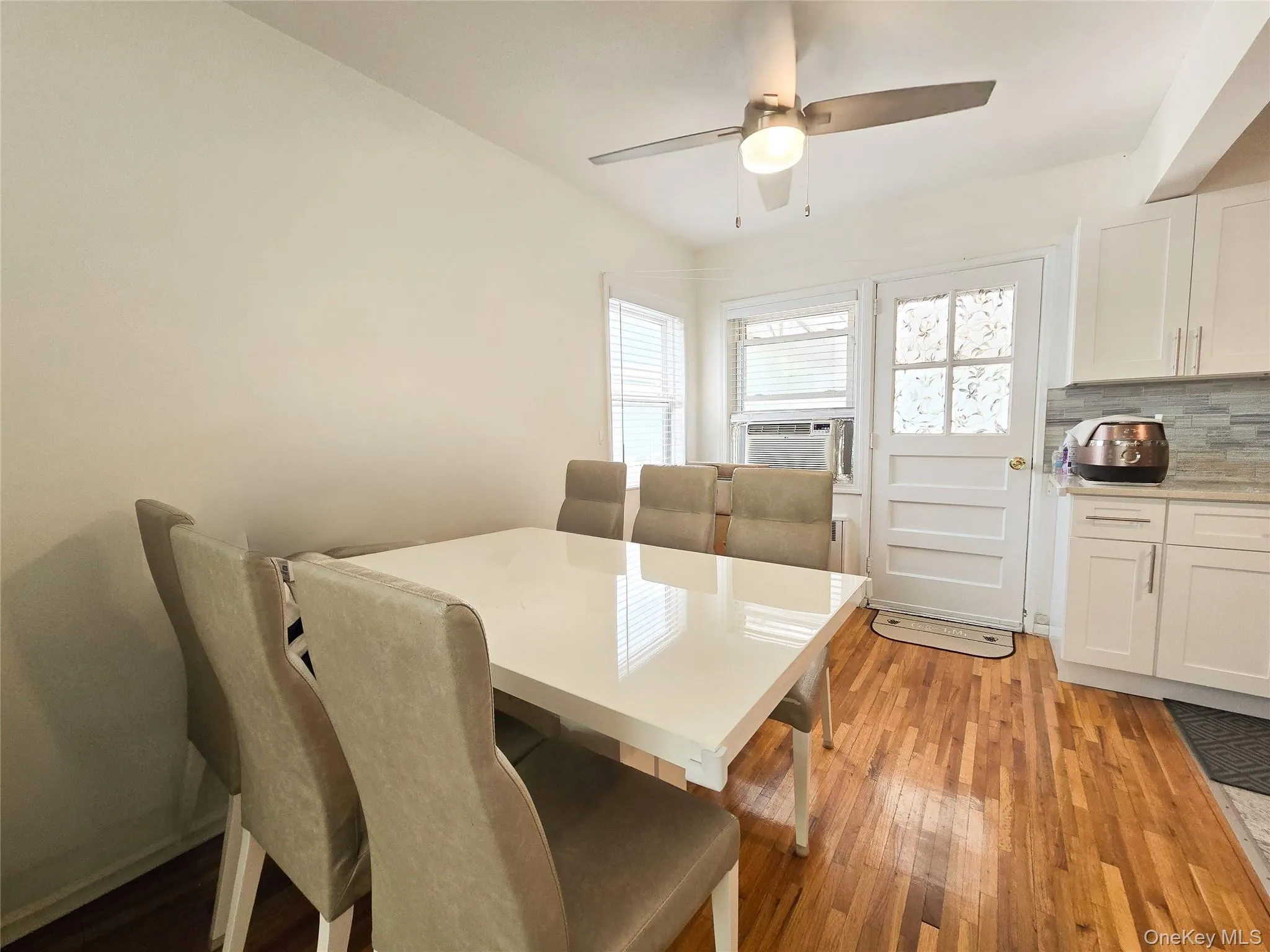 4520 217th Street, New York, NY, 3 Bedrooms Bedrooms, 6 Rooms Rooms,1 BathroomBathrooms,Residential,For Rent,217th,0,995732 4520 217th Street, New York, NY, 3 Bedrooms Bedrooms, 6 Rooms Rooms,1 BathroomBathrooms,Residential,For Rent,217th,0,995732