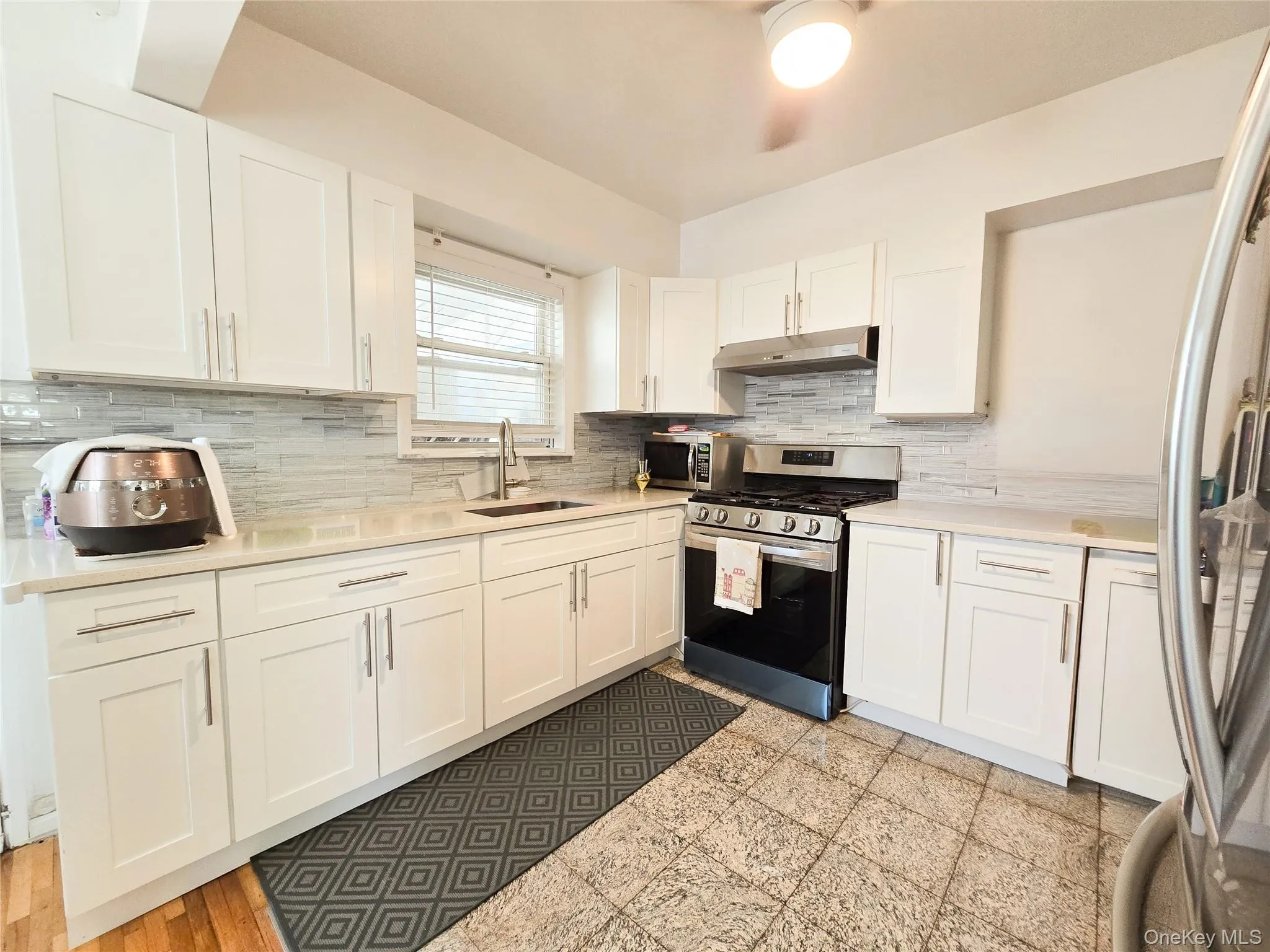 4520 217th Street, New York, NY, 3 Bedrooms Bedrooms, 6 Rooms Rooms,1 BathroomBathrooms,Residential,For Rent,217th,0,995732 4520 217th Street, New York, NY, 3 Bedrooms Bedrooms, 6 Rooms Rooms,1 BathroomBathrooms,Residential,For Rent,217th,0,995732