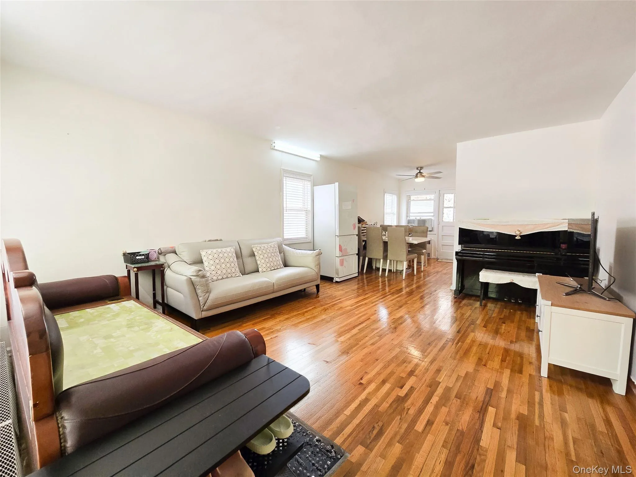 4520 217th Street, New York, NY, 3 Bedrooms Bedrooms, 6 Rooms Rooms,1 BathroomBathrooms,Residential,For Rent,217th,0,995732 4520 217th Street, New York, NY, 3 Bedrooms Bedrooms, 6 Rooms Rooms,1 BathroomBathrooms,Residential,For Rent,217th,0,995732