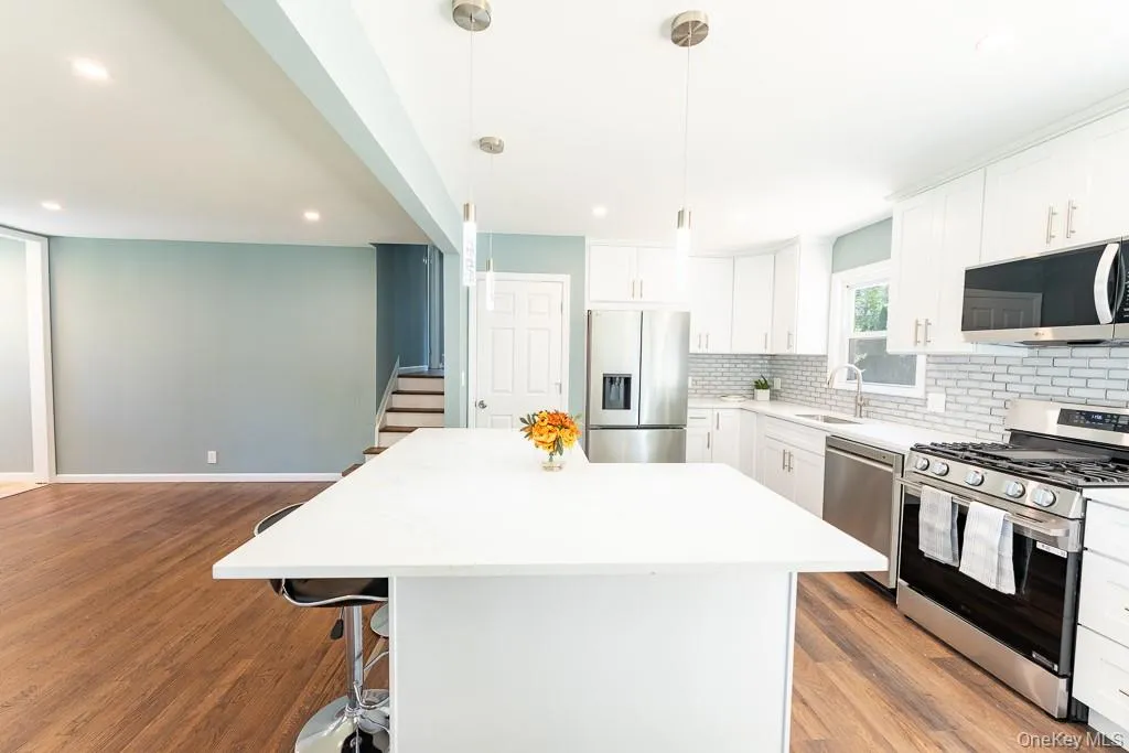 22 Oriole Drive, Poughkeepsie (town), NY, 3 Bedrooms Bedrooms, 6 Rooms Rooms,1 BathroomBathrooms,Residential,For Rent,Oriole,0,995740 22 Oriole Drive, Poughkeepsie (town), NY, 3 Bedrooms Bedrooms, 6 Rooms Rooms,1 BathroomBathrooms,Residential,For Rent,Oriole,0,995740