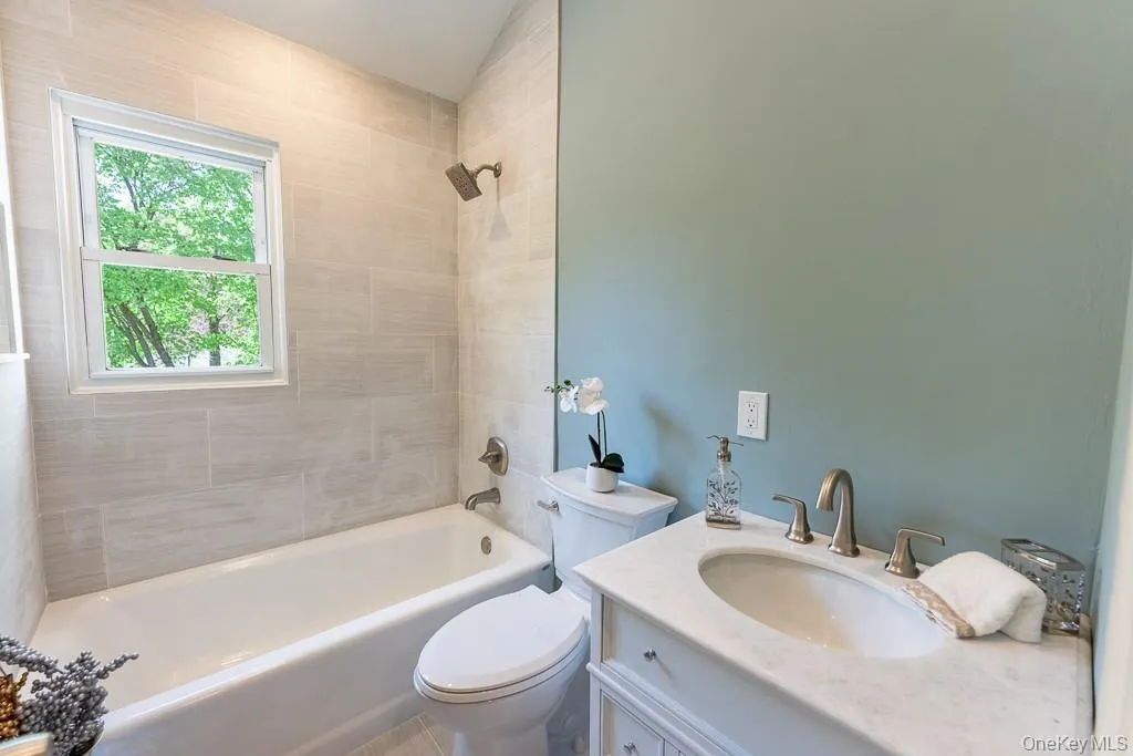 22 Oriole Drive, Poughkeepsie (town), NY, 3 Bedrooms Bedrooms, 6 Rooms Rooms,1 BathroomBathrooms,Residential,For Rent,Oriole,0,995740 22 Oriole Drive, Poughkeepsie (town), NY, 3 Bedrooms Bedrooms, 6 Rooms Rooms,1 BathroomBathrooms,Residential,For Rent,Oriole,0,995740