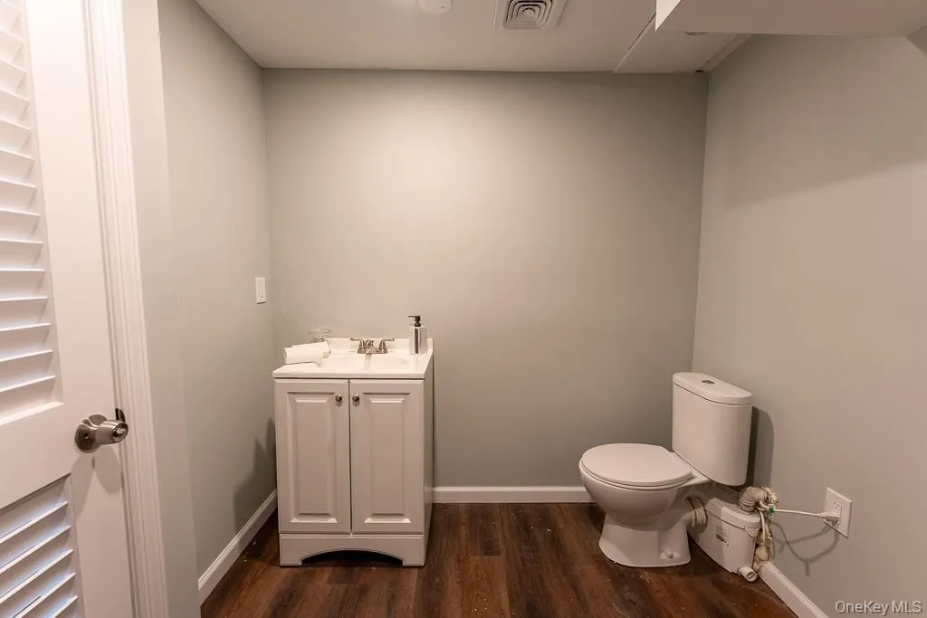 22 Oriole Drive, Poughkeepsie (town), NY, 3 Bedrooms Bedrooms, 6 Rooms Rooms,1 BathroomBathrooms,Residential,For Rent,Oriole,0,995740 22 Oriole Drive, Poughkeepsie (town), NY, 3 Bedrooms Bedrooms, 6 Rooms Rooms,1 BathroomBathrooms,Residential,For Rent,Oriole,0,995740