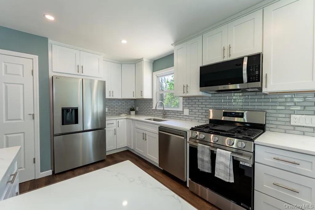 22 Oriole Drive, Poughkeepsie (town), NY, 3 Bedrooms Bedrooms, 6 Rooms Rooms,1 BathroomBathrooms,Residential,For Rent,Oriole,0,995740 22 Oriole Drive, Poughkeepsie (town), NY, 3 Bedrooms Bedrooms, 6 Rooms Rooms,1 BathroomBathrooms,Residential,For Rent,Oriole,0,995740
