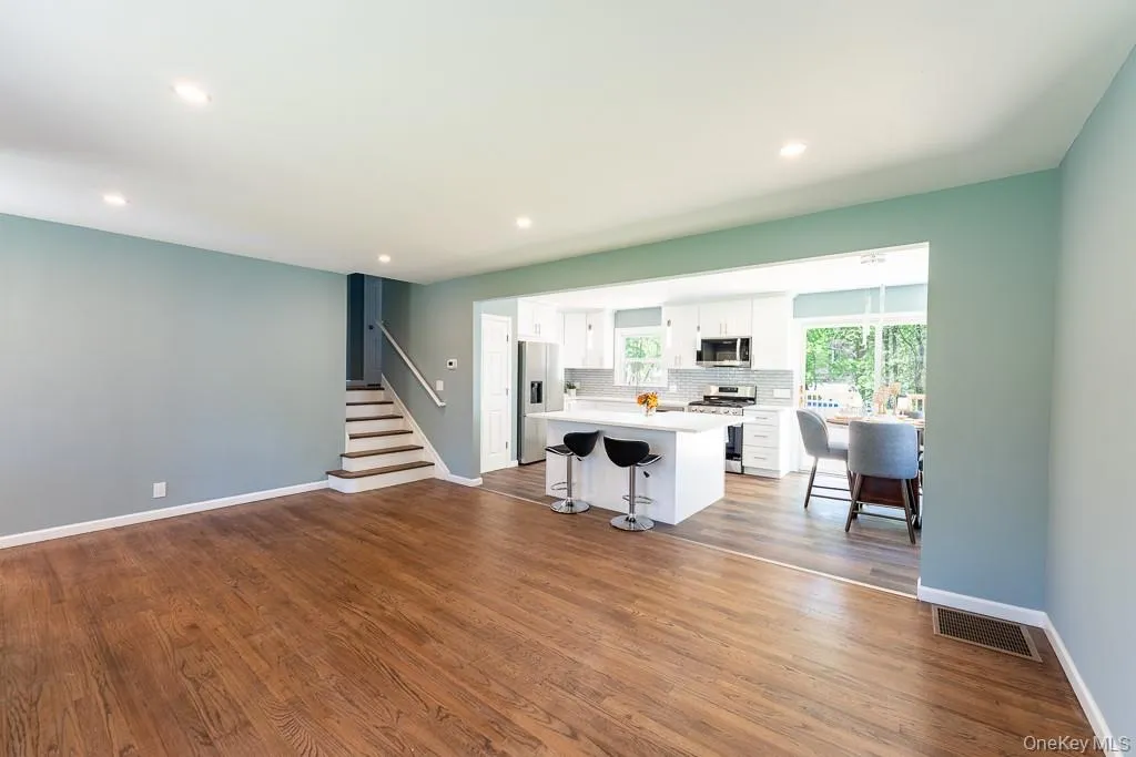 22 Oriole Drive, Poughkeepsie (town), NY, 3 Bedrooms Bedrooms, 6 Rooms Rooms,1 BathroomBathrooms,Residential,For Rent,Oriole,0,995740 22 Oriole Drive, Poughkeepsie (town), NY, 3 Bedrooms Bedrooms, 6 Rooms Rooms,1 BathroomBathrooms,Residential,For Rent,Oriole,0,995740