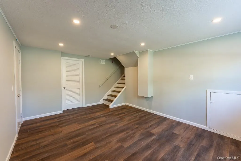 22 Oriole Drive, Poughkeepsie (town), NY, 3 Bedrooms Bedrooms, 6 Rooms Rooms,1 BathroomBathrooms,Residential,For Rent,Oriole,0,995740 22 Oriole Drive, Poughkeepsie (town), NY, 3 Bedrooms Bedrooms, 6 Rooms Rooms,1 BathroomBathrooms,Residential,For Rent,Oriole,0,995740