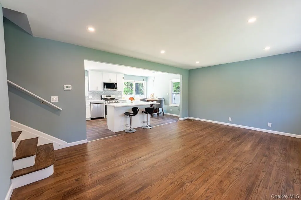 22 Oriole Drive, Poughkeepsie (town), NY, 3 Bedrooms Bedrooms, 6 Rooms Rooms,1 BathroomBathrooms,Residential,For Rent,Oriole,0,995740 22 Oriole Drive, Poughkeepsie (town), NY, 3 Bedrooms Bedrooms, 6 Rooms Rooms,1 BathroomBathrooms,Residential,For Rent,Oriole,0,995740