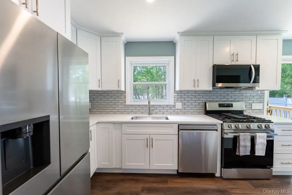 22 Oriole Drive, Poughkeepsie (town), NY, 3 Bedrooms Bedrooms, 6 Rooms Rooms,1 BathroomBathrooms,Residential,For Rent,Oriole,0,995740 22 Oriole Drive, Poughkeepsie (town), NY, 3 Bedrooms Bedrooms, 6 Rooms Rooms,1 BathroomBathrooms,Residential,For Rent,Oriole,0,995740