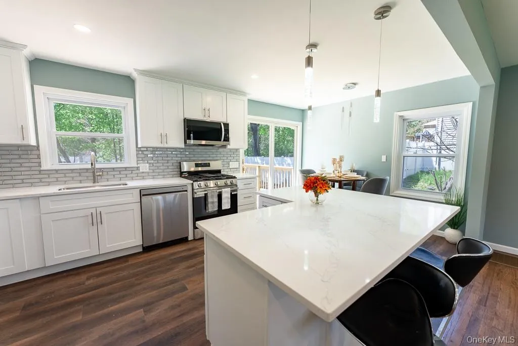 22 Oriole Drive, Poughkeepsie (town), NY, 3 Bedrooms Bedrooms, 6 Rooms Rooms,1 BathroomBathrooms,Residential,For Rent,Oriole,0,995740 22 Oriole Drive, Poughkeepsie (town), NY, 3 Bedrooms Bedrooms, 6 Rooms Rooms,1 BathroomBathrooms,Residential,For Rent,Oriole,0,995740