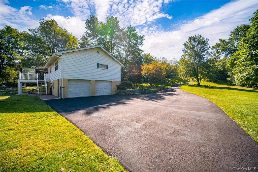 9 Van Vlack Road, East Fishkill, NY, 3 Bedrooms Bedrooms, 9 Rooms Rooms,3 BathroomsBathrooms,Residential,For Rent,Van Vlack,0,KEY995743 9 Van Vlack Road, East Fishkill, NY, 3 Bedrooms Bedrooms, 9 Rooms Rooms,3 BathroomsBathrooms,Residential,For Rent,Van Vlack,0,KEY995743