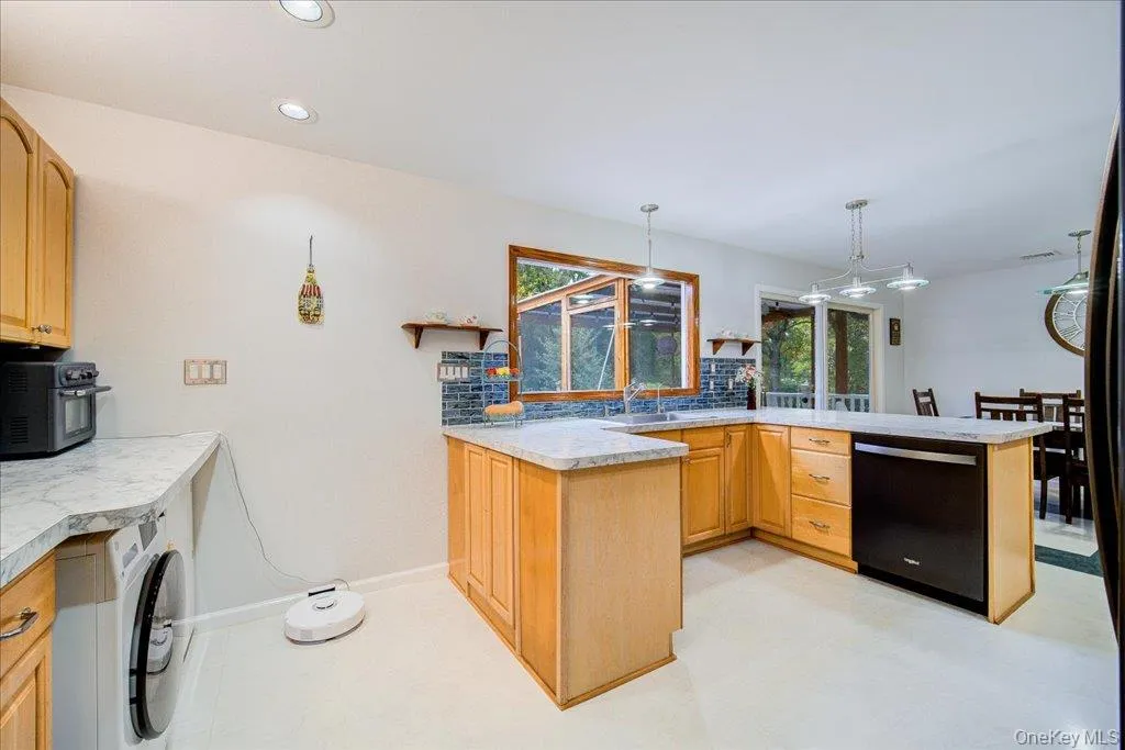 9 Van Vlack Road, East Fishkill, NY, 3 Bedrooms Bedrooms, 9 Rooms Rooms,3 BathroomsBathrooms,Residential,For Rent,Van Vlack,0,KEY995743 9 Van Vlack Road, East Fishkill, NY, 3 Bedrooms Bedrooms, 9 Rooms Rooms,3 BathroomsBathrooms,Residential,For Rent,Van Vlack,0,KEY995743