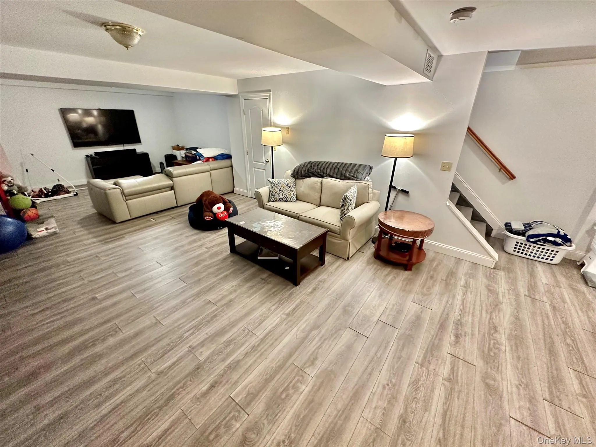 37 Hickory, North Hempstead, NY, 3 Bedrooms Bedrooms, 5 Rooms Rooms,2 BathroomsBathrooms,Residential Lease,For Rent,Hickory,0,995754 37 Hickory, North Hempstead, NY, 3 Bedrooms Bedrooms, 5 Rooms Rooms,2 BathroomsBathrooms,Residential Lease,For Rent,Hickory,0,995754