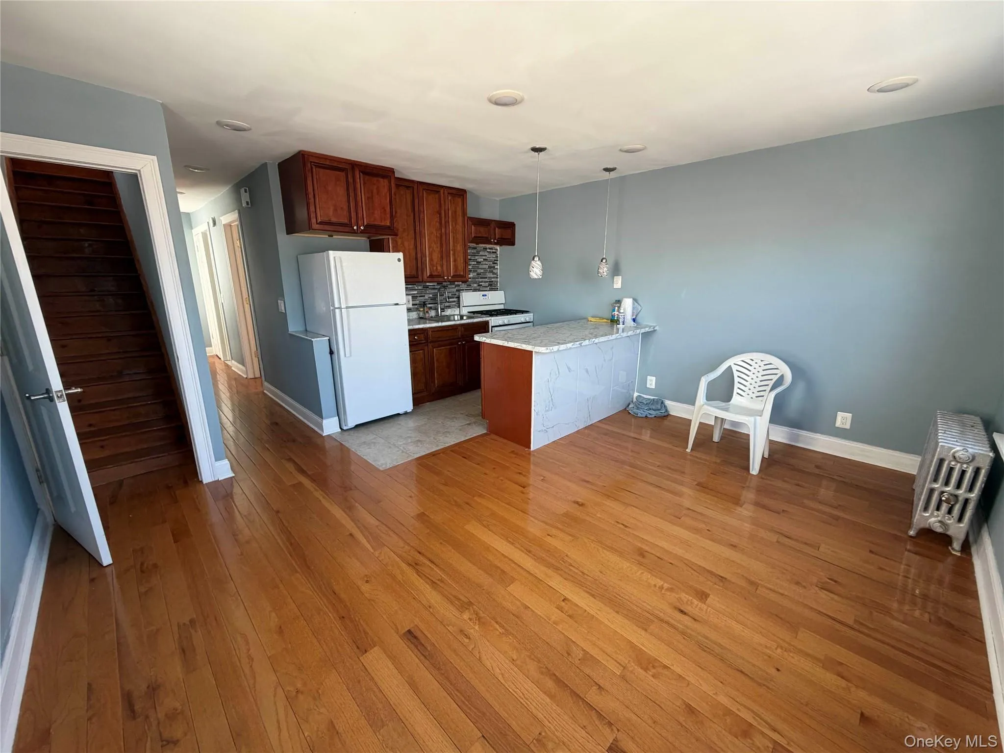 9055 178th Street, New York, NY, 3 Bedrooms Bedrooms, 6 Rooms Rooms,1 BathroomBathrooms,Residential Lease,For Rent,178th,0,995781 9055 178th Street, New York, NY, 3 Bedrooms Bedrooms, 6 Rooms Rooms,1 BathroomBathrooms,Residential Lease,For Rent,178th,0,995781