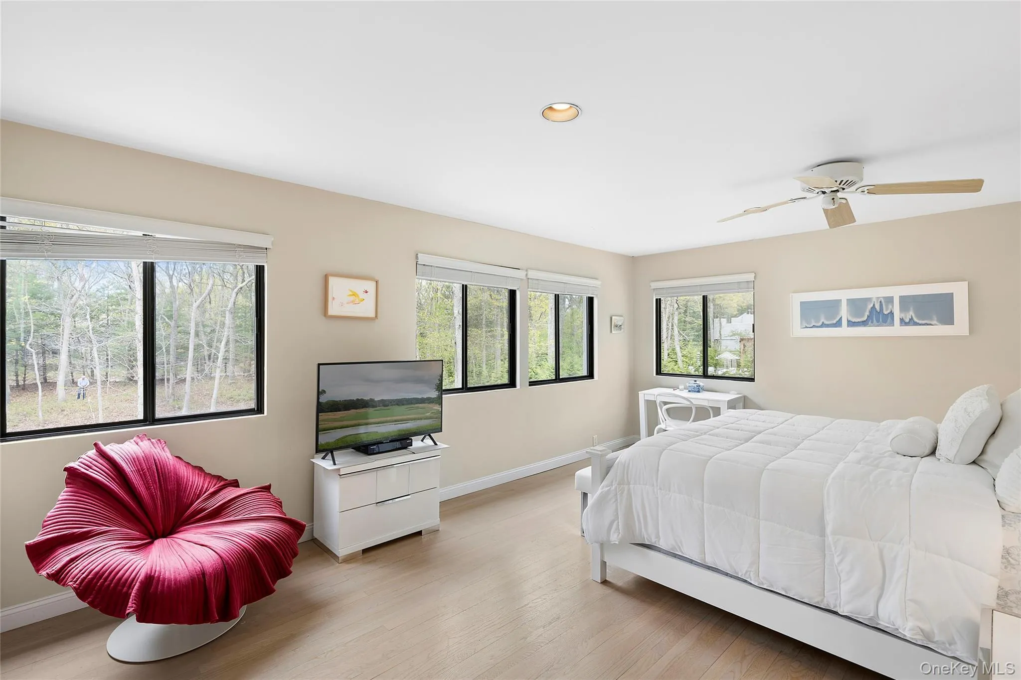 6 Wagon Lane, East Hampton, New York 11937