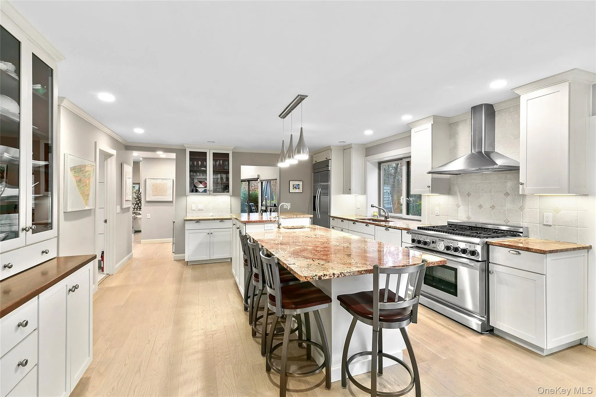6 Wagon Lane, East Hampton, New York 11937