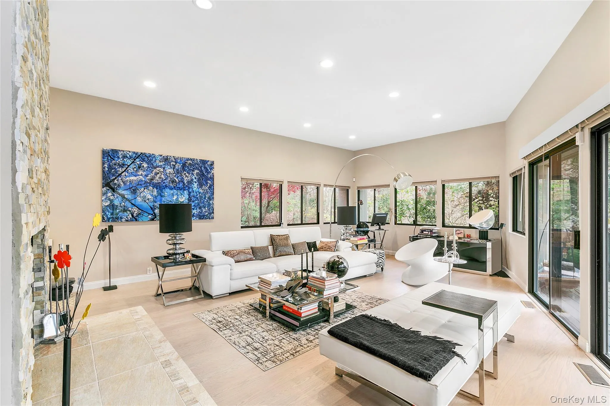 6 Wagon Lane, East Hampton, New York 11937