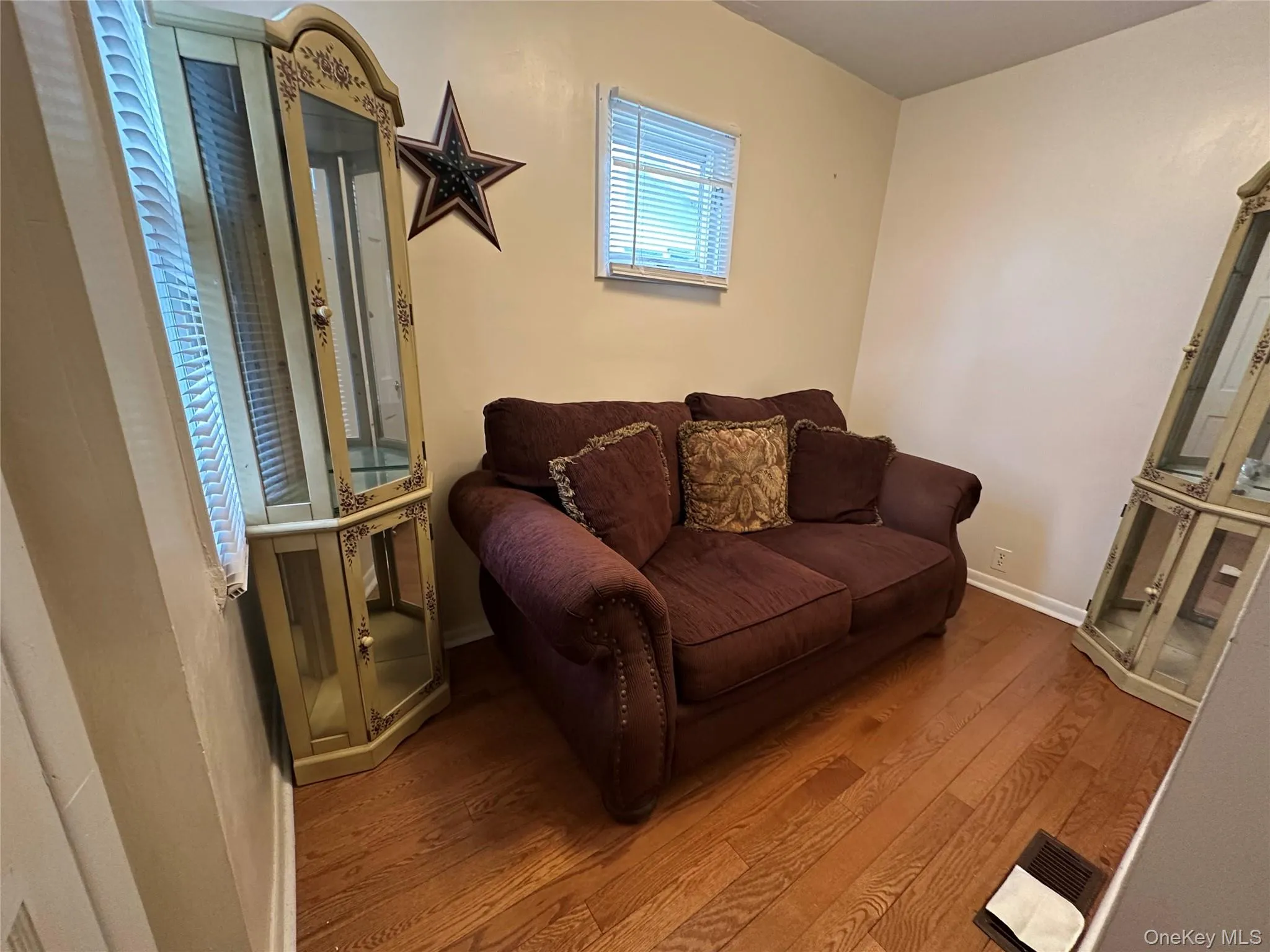 Small room, perfect for an office. Small room, perfect for an office.