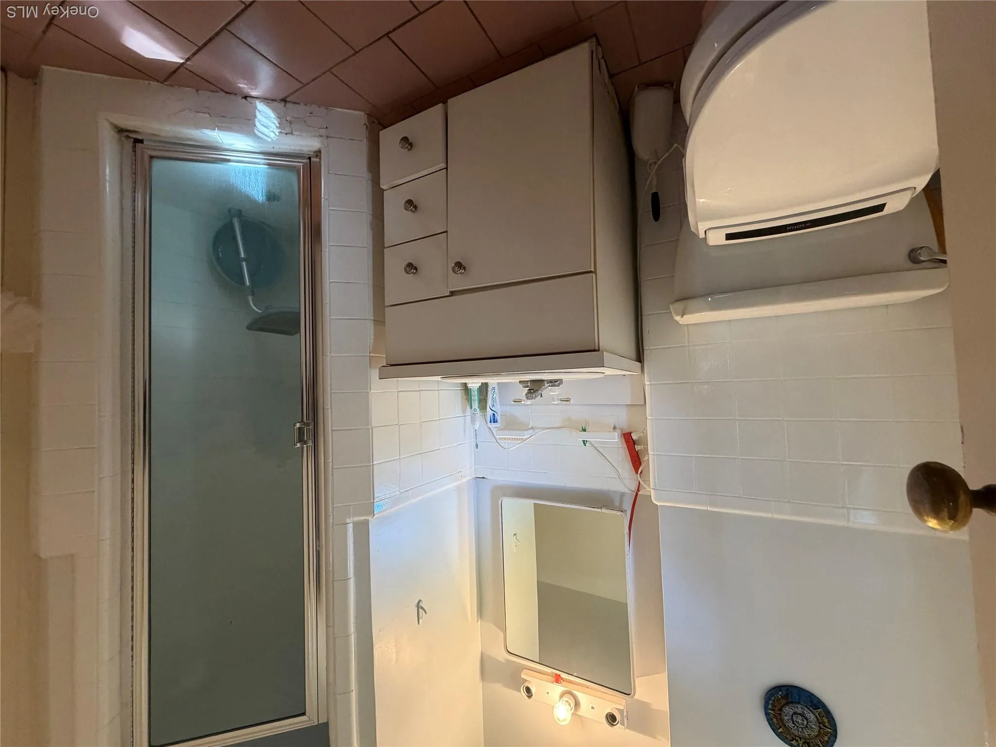 Primary en-suite bath Primary en-suite bath