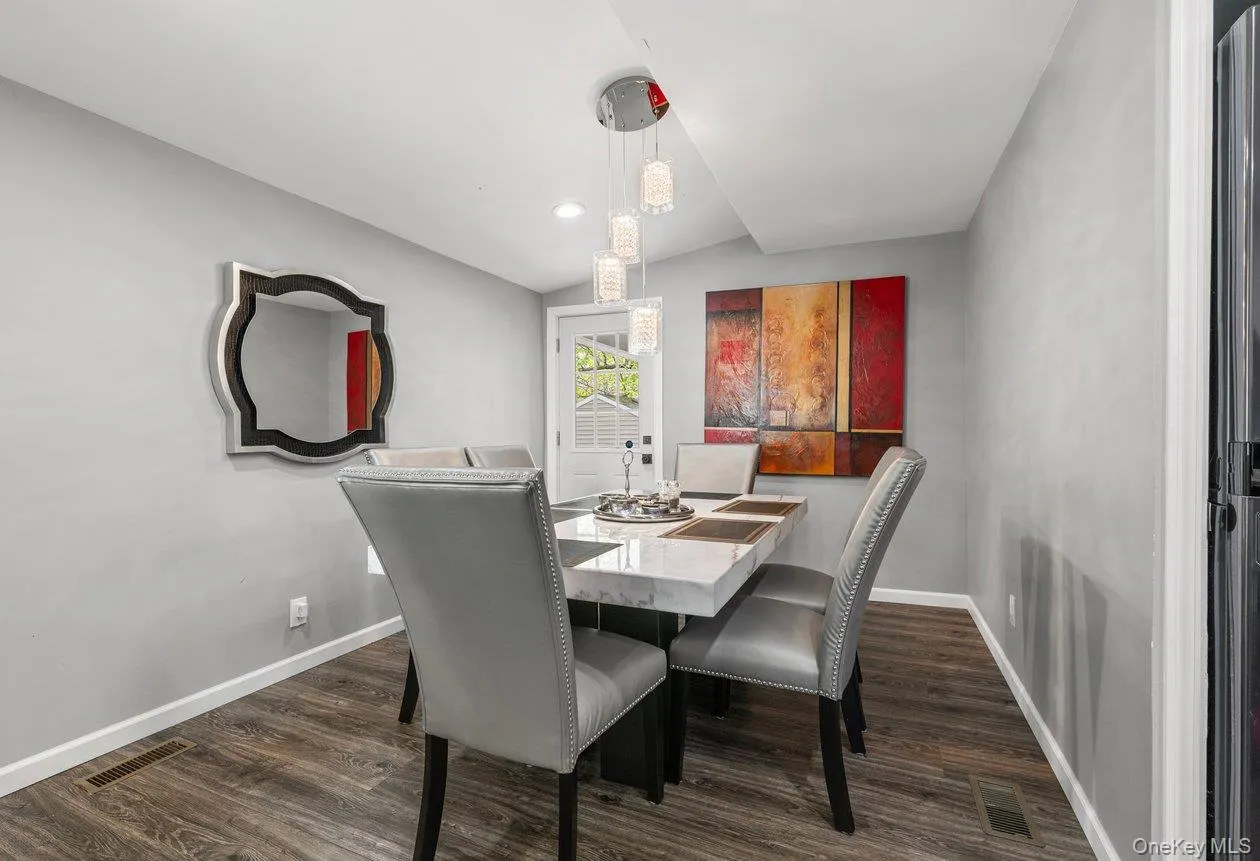 466 Long Island Avenue, Brookhaven, NY, 4 Bedrooms Bedrooms, 8 Rooms Rooms,2 BathroomsBathrooms,Residential,For Rent,Long Island,0,995855 466 Long Island Avenue, Brookhaven, NY, 4 Bedrooms Bedrooms, 8 Rooms Rooms,2 BathroomsBathrooms,Residential,For Rent,Long Island,0,995855