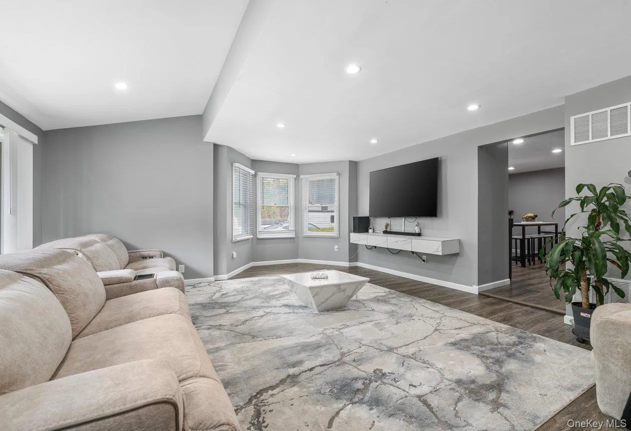 466 Long Island Avenue, Brookhaven, NY, 4 Bedrooms Bedrooms, 8 Rooms Rooms,2 BathroomsBathrooms,Residential,For Rent,Long Island,0,995855 466 Long Island Avenue, Brookhaven, NY, 4 Bedrooms Bedrooms, 8 Rooms Rooms,2 BathroomsBathrooms,Residential,For Rent,Long Island,0,995855
