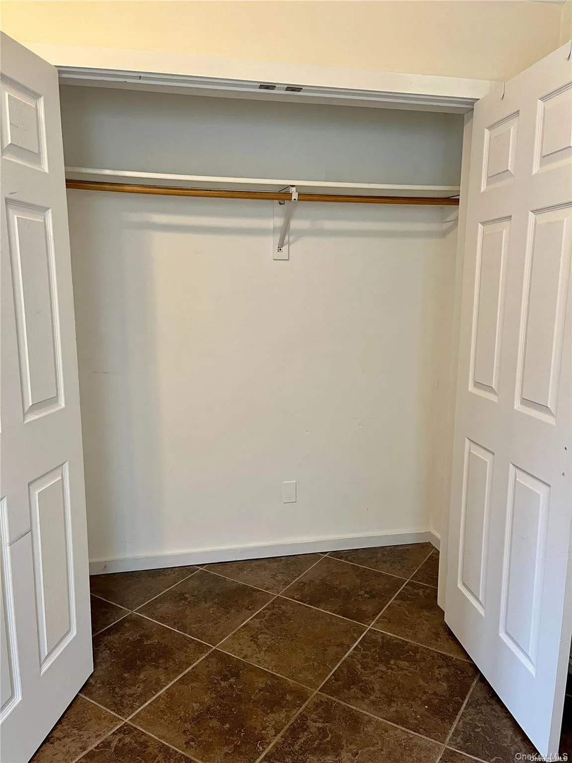 41 Woody Lane, Huntington, NY, 1 Bedroom Bedrooms, 3 Rooms Rooms,1 BathroomBathrooms,Residential Lease,For Rent,Woody,0,995864 41 Woody Lane, Huntington, NY, 1 Bedroom Bedrooms, 3 Rooms Rooms,1 BathroomBathrooms,Residential Lease,For Rent,Woody,0,995864