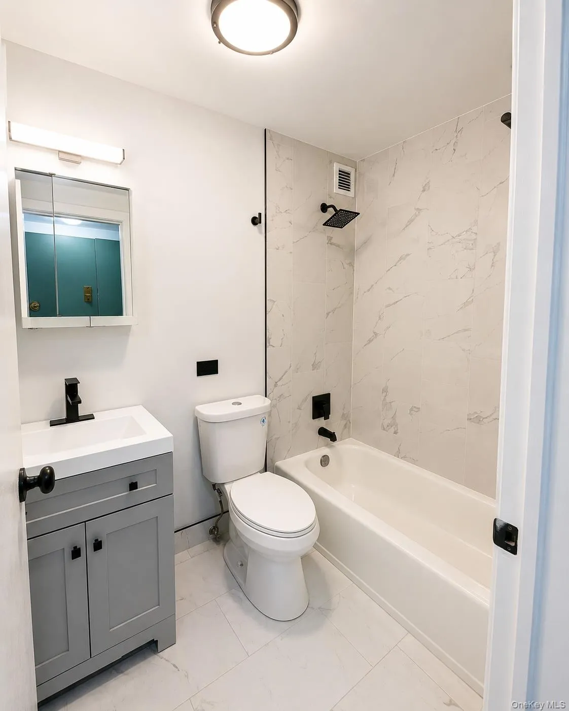 3240 Netherland Avenue, New York, NY, 1 Bedroom Bedrooms, 5 Rooms Rooms,2 BathroomsBathrooms,Residential Lease,For Rent,Netherland,0,995869 3240 Netherland Avenue, New York, NY, 1 Bedroom Bedrooms, 5 Rooms Rooms,2 BathroomsBathrooms,Residential Lease,For Rent,Netherland,0,995869
