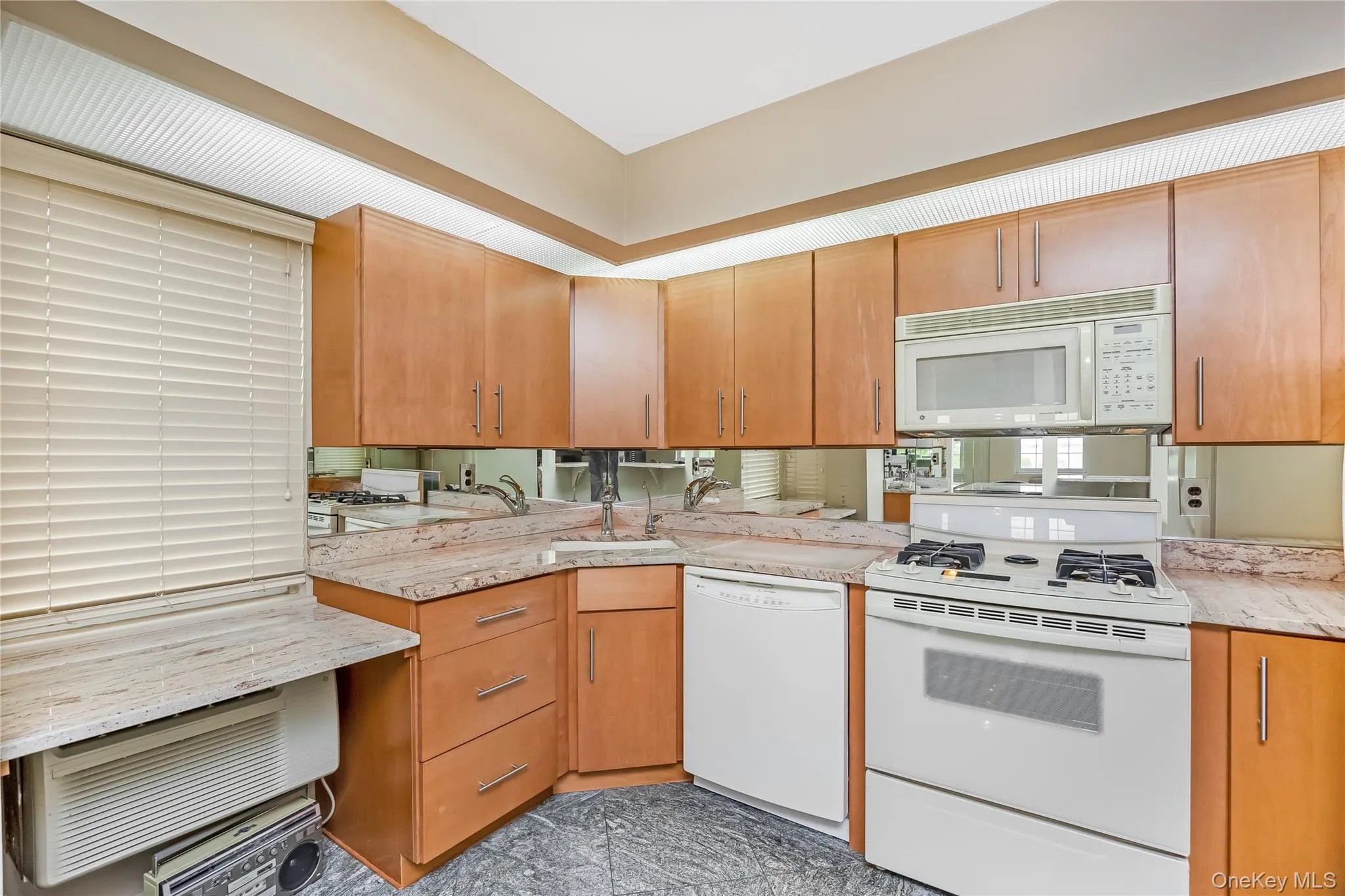 20725 Darren Drive, New York, NY, 2 Bedrooms Bedrooms, 6 Rooms Rooms,2 BathroomsBathrooms,Residential,For Rent,Darren,0,995887 20725 Darren Drive, New York, NY, 2 Bedrooms Bedrooms, 6 Rooms Rooms,2 BathroomsBathrooms,Residential,For Rent,Darren,0,995887
