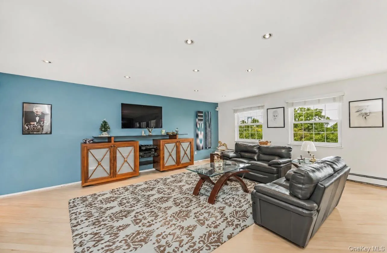 20725 Darren Drive, New York, NY, 2 Bedrooms Bedrooms, 6 Rooms Rooms,2 BathroomsBathrooms,Residential,For Rent,Darren,0,995887 20725 Darren Drive, New York, NY, 2 Bedrooms Bedrooms, 6 Rooms Rooms,2 BathroomsBathrooms,Residential,For Rent,Darren,0,995887