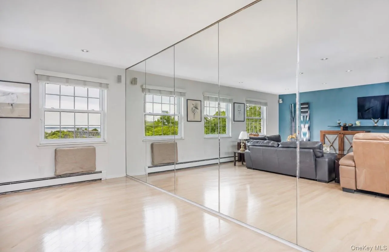 20725 Darren Drive, New York, NY, 2 Bedrooms Bedrooms, 6 Rooms Rooms,2 BathroomsBathrooms,Residential,For Rent,Darren,0,995887 20725 Darren Drive, New York, NY, 2 Bedrooms Bedrooms, 6 Rooms Rooms,2 BathroomsBathrooms,Residential,For Rent,Darren,0,995887