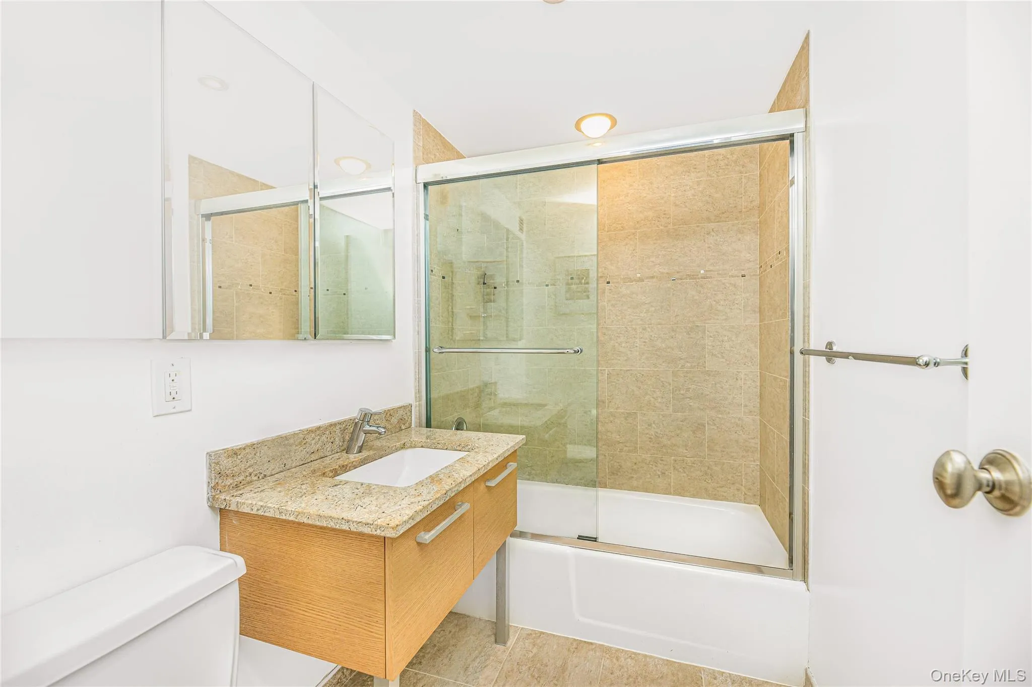 1155 Warburton Avenue, Yonkers, NY, 1 Bedroom Bedrooms, 4 Rooms Rooms,1 BathroomBathrooms,Residential Lease,For Rent,Warburton,0,995911 1155 Warburton Avenue, Yonkers, NY, 1 Bedroom Bedrooms, 4 Rooms Rooms,1 BathroomBathrooms,Residential Lease,For Rent,Warburton,0,995911
