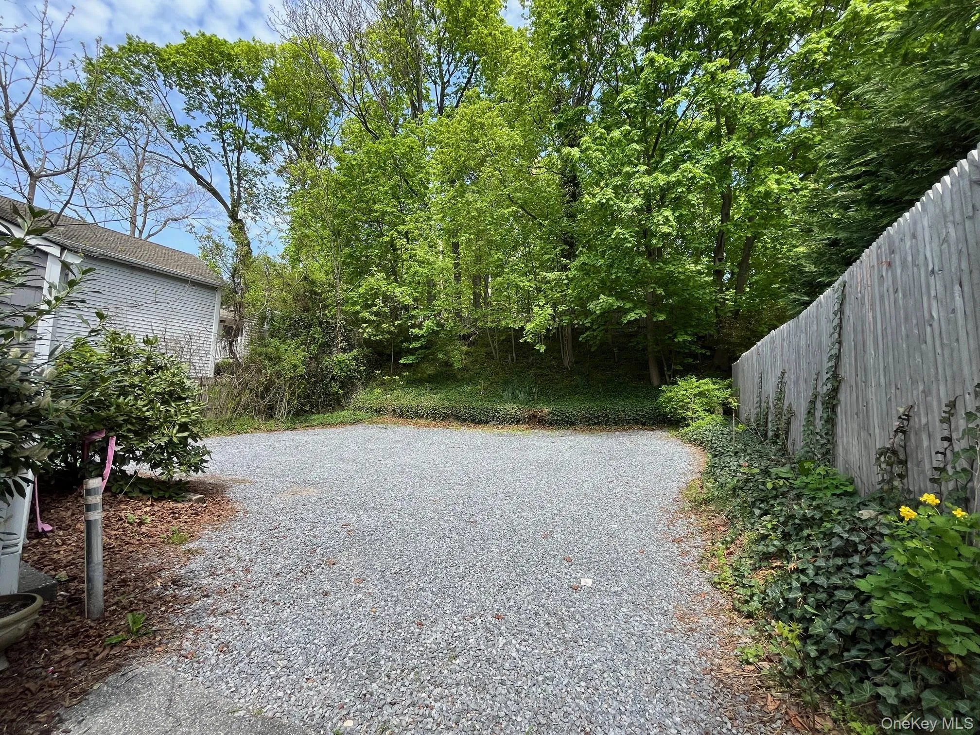Parking /backyard Parking /backyard