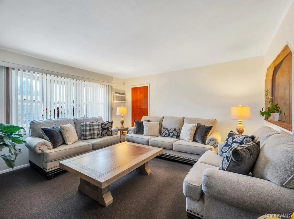 45 Dogwood Road, Islip, NY, 8 Bedrooms Bedrooms, 13 Rooms Rooms,5 BathroomsBathrooms,Residential,For Rent,Dogwood,0,995925 45 Dogwood Road, Islip, NY, 8 Bedrooms Bedrooms, 13 Rooms Rooms,5 BathroomsBathrooms,Residential,For Rent,Dogwood,0,995925