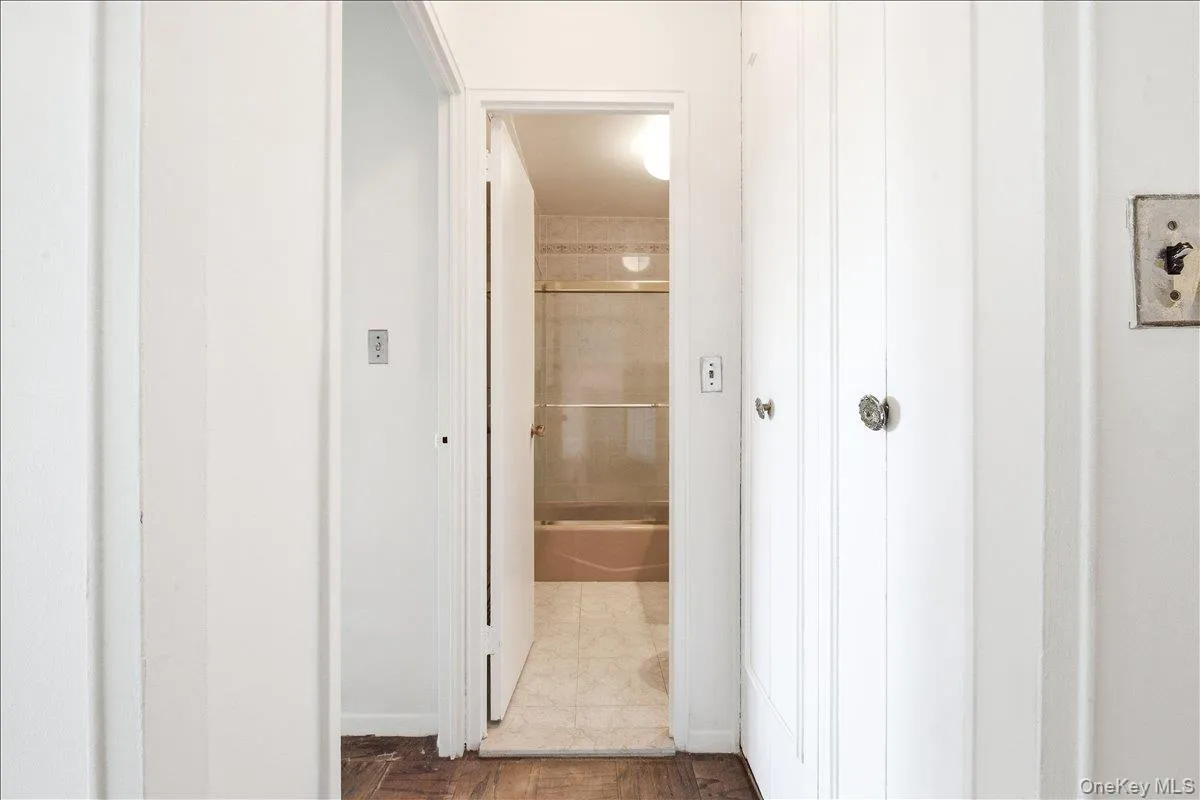 110-11 Queens Boulevard, New York, NY, 1 Bedroom Bedrooms, 4 Rooms Rooms,1 BathroomBathrooms,Residential Sale,For Rent,Queens,0,995927 110-11 Queens Boulevard, New York, NY, 1 Bedroom Bedrooms, 4 Rooms Rooms,1 BathroomBathrooms,Residential Sale,For Rent,Queens,0,995927