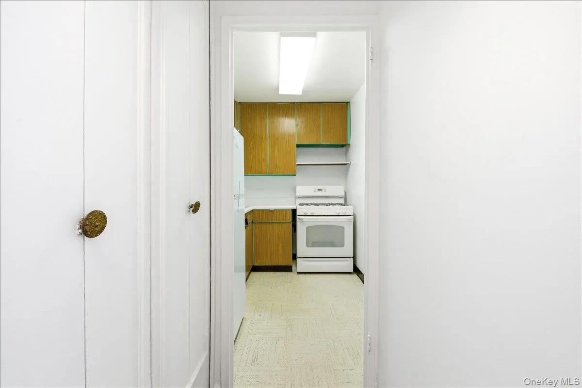 110-11 Queens Boulevard, New York, NY, 1 Bedroom Bedrooms, 4 Rooms Rooms,1 BathroomBathrooms,Residential Sale,For Rent,Queens,0,995927 110-11 Queens Boulevard, New York, NY, 1 Bedroom Bedrooms, 4 Rooms Rooms,1 BathroomBathrooms,Residential Sale,For Rent,Queens,0,995927