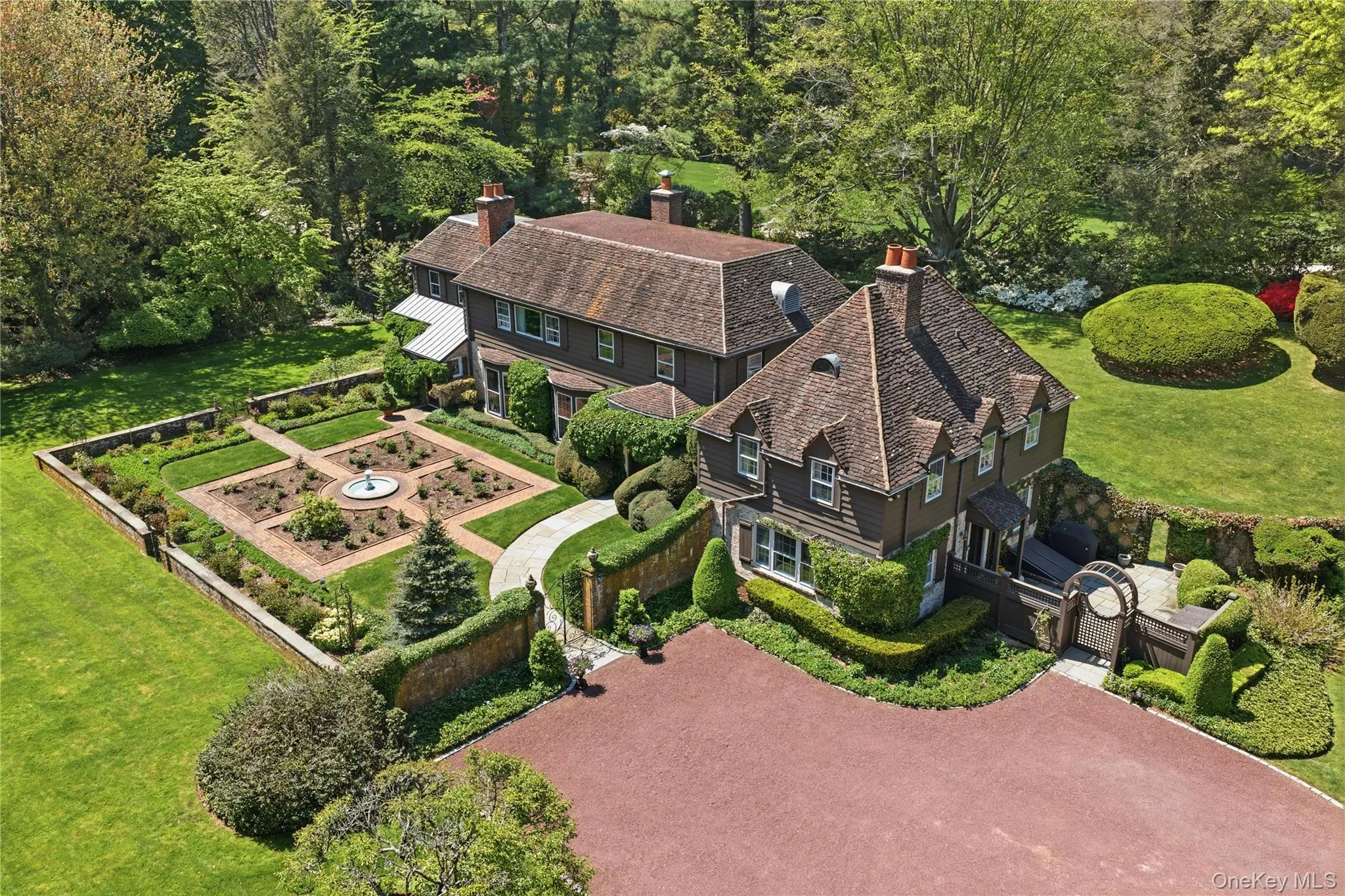 2.85 Manicured Acres 2.85 Manicured Acres