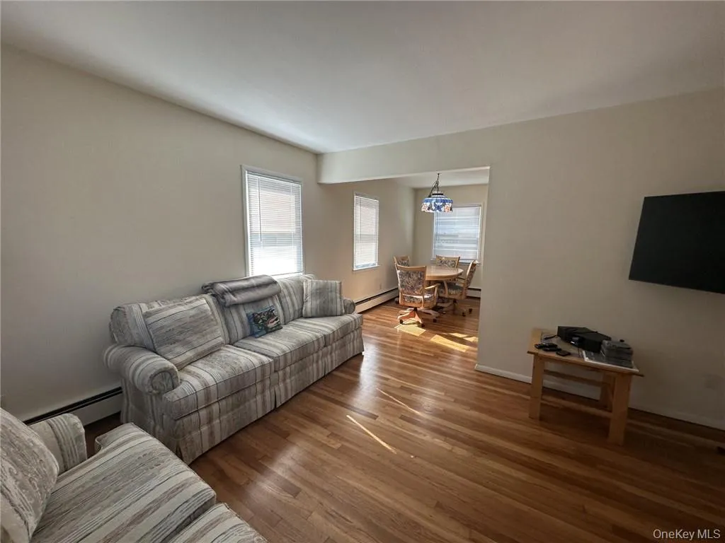 153 Sickles Avenue, Orangetown, NY, 2 Bedrooms Bedrooms, 5 Rooms Rooms,1 BathroomBathrooms,Residential Lease,For Rent,Sickles,0,995930 153 Sickles Avenue, Orangetown, NY, 2 Bedrooms Bedrooms, 5 Rooms Rooms,1 BathroomBathrooms,Residential Lease,For Rent,Sickles,0,995930