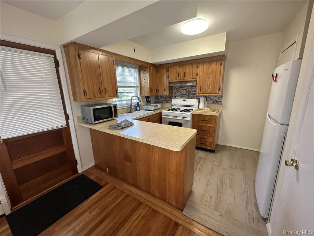 153 Sickles Avenue, Orangetown, NY, 2 Bedrooms Bedrooms, 5 Rooms Rooms,1 BathroomBathrooms,Residential Lease,For Rent,Sickles,0,995930 153 Sickles Avenue, Orangetown, NY, 2 Bedrooms Bedrooms, 5 Rooms Rooms,1 BathroomBathrooms,Residential Lease,For Rent,Sickles,0,995930