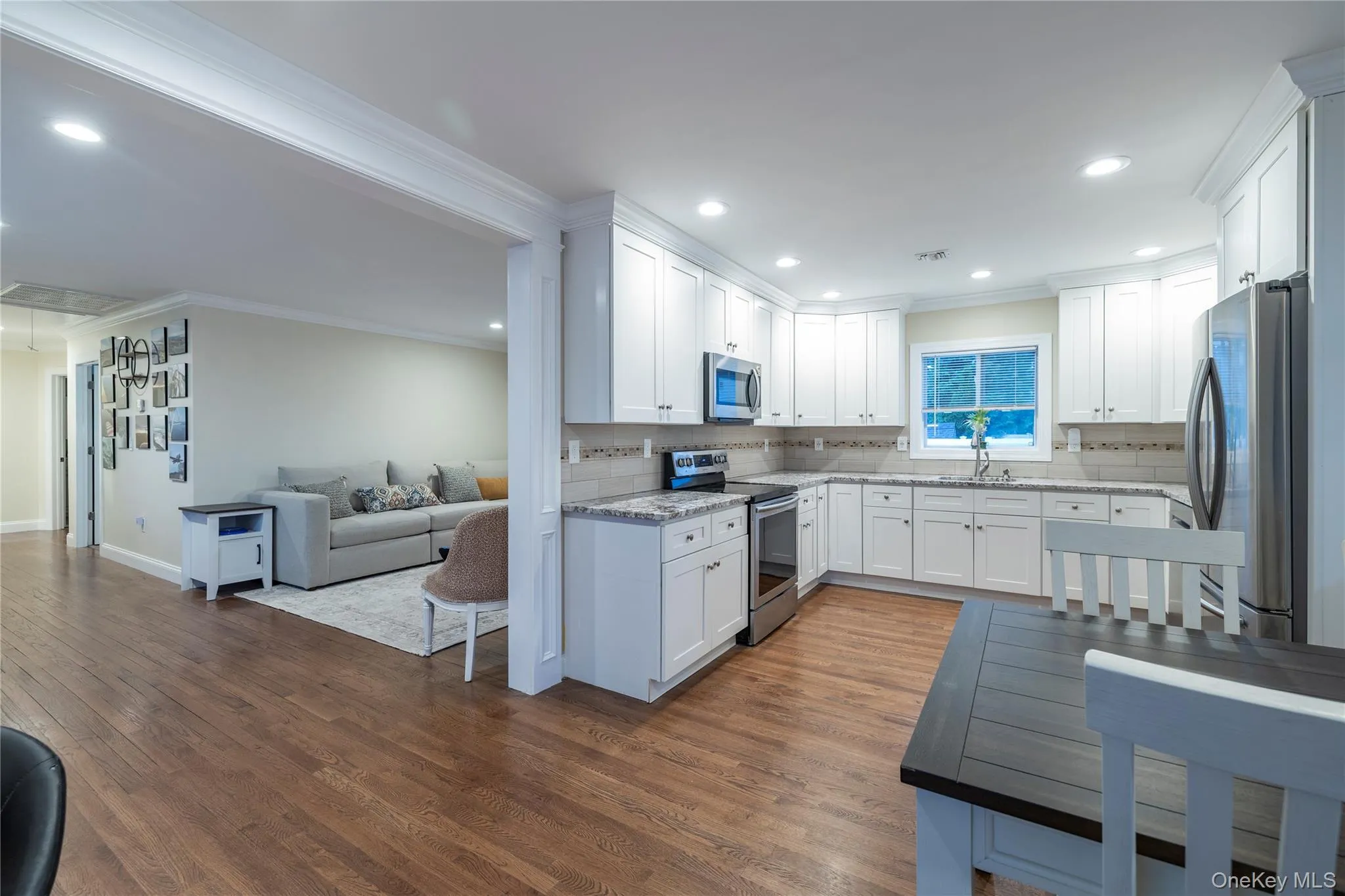 675 Erie Avenue, Babylon, NY, 3 Bedrooms Bedrooms, 7 Rooms Rooms,2 BathroomsBathrooms,Residential,For Rent,Erie,0,995938 675 Erie Avenue, Babylon, NY, 3 Bedrooms Bedrooms, 7 Rooms Rooms,2 BathroomsBathrooms,Residential,For Rent,Erie,0,995938
