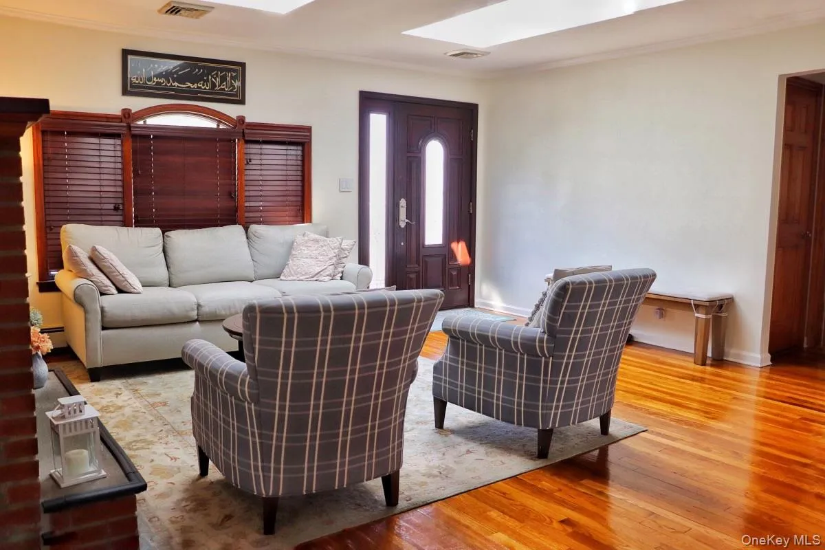 19 Stewart Street, Oyster Bay, NY, 3 Bedrooms Bedrooms, 7 Rooms Rooms,2 BathroomsBathrooms,Residential Lease,For Rent,Stewart,0,995960 19 Stewart Street, Oyster Bay, NY, 3 Bedrooms Bedrooms, 7 Rooms Rooms,2 BathroomsBathrooms,Residential Lease,For Rent,Stewart,0,995960