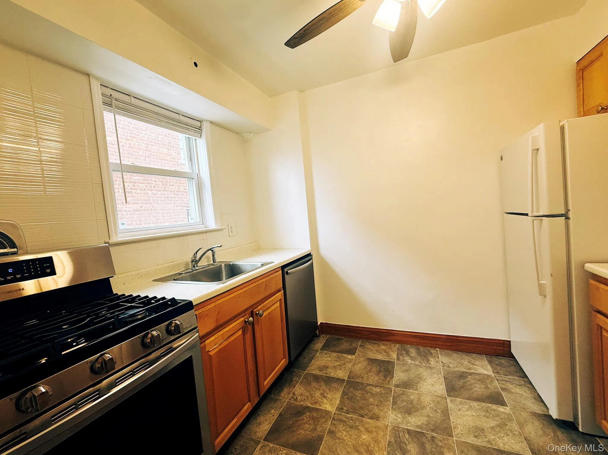 87 Alexander, Yonkers, NY, 2 Bedrooms Bedrooms, 5 Rooms Rooms,1 BathroomBathrooms,Residential Lease,For Rent,Alexander,0,995972 87 Alexander, Yonkers, NY, 2 Bedrooms Bedrooms, 5 Rooms Rooms,1 BathroomBathrooms,Residential Lease,For Rent,Alexander,0,995972